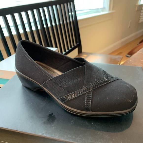 Aravon Kendra Shoes - Picture 1 of 5